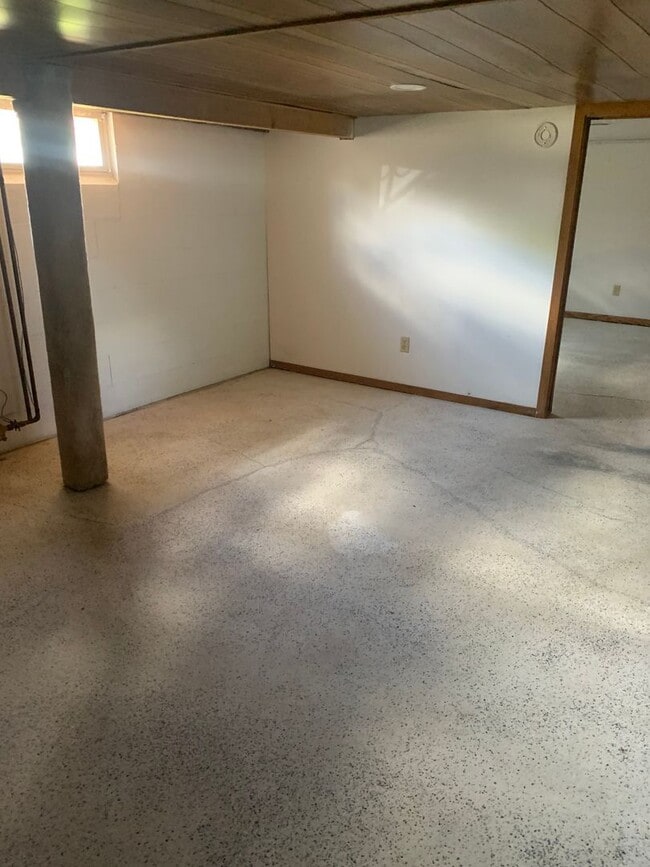 Building Photo - FIRST MONTH'S RENT 1/2 PRICE! 2 bedroom, 2 bath house located near waterpark!  ¡PRIMERO MES DE AL...