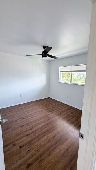 Building Photo - 148 Cypress Way E