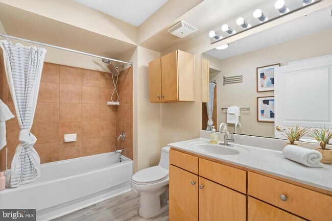 Building Photo - 631 D St NW