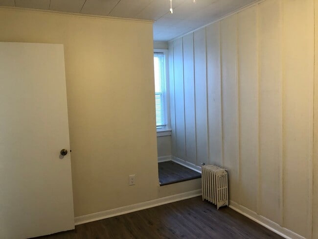 Building Photo - 1616 Chestnut Ave