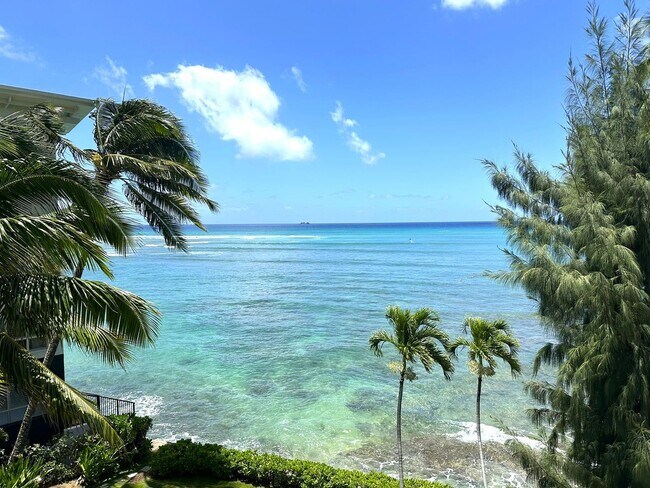 Building Photo - Gold Coast, Tropic Seas - 2BR/2BA/Street Parking Only