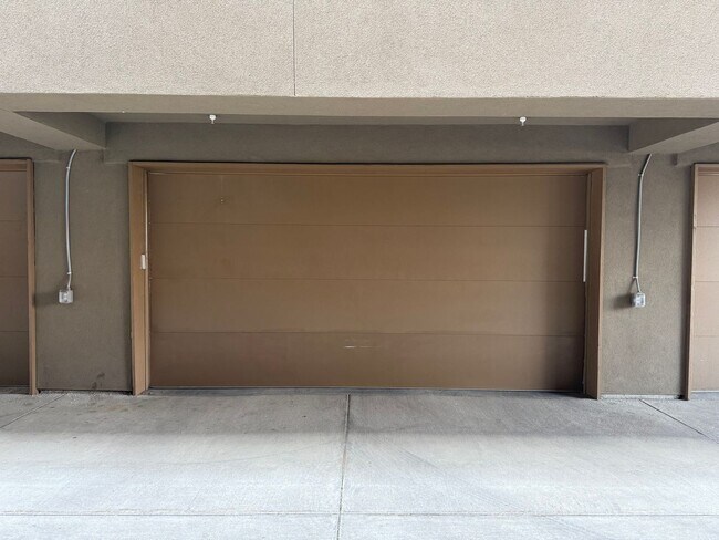 Building Photo - Modern Townhouse with Rooftop Deck & Mountain Views Near Sloan’s Lake!!