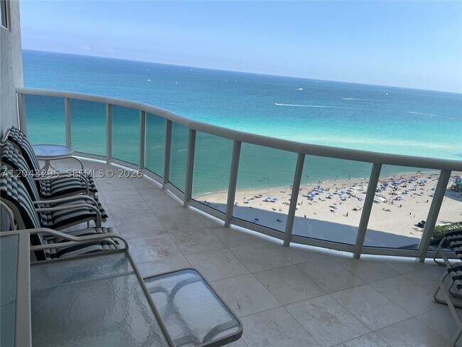 Building Photo - 17555 Collins Ave