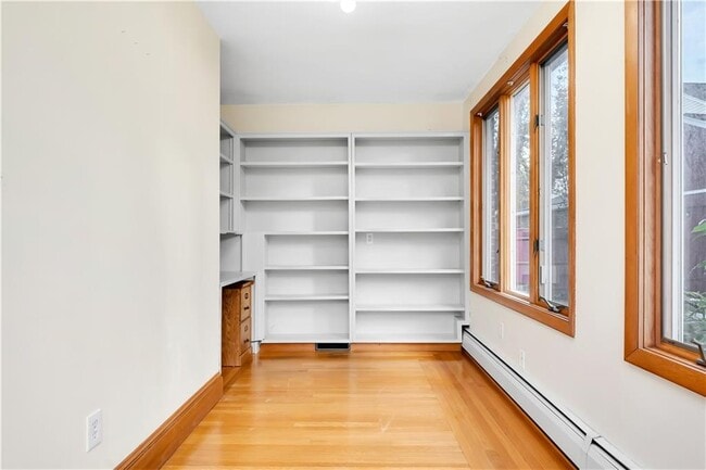 Building Photo - 41 Elmway St