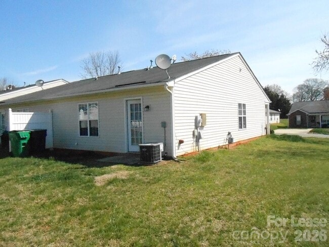 Building Photo - 5325 Harris Cove Dr