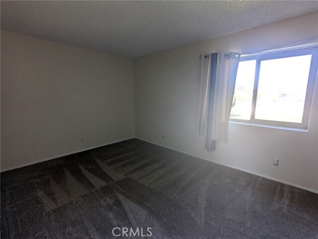 Building Photo - 1460 Kendall Dr