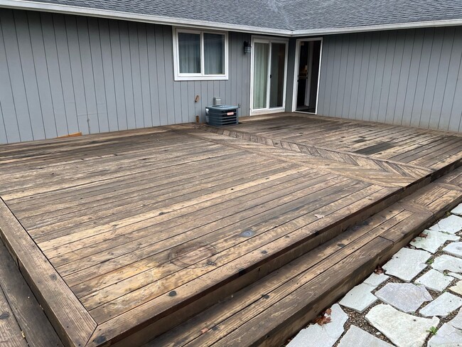 Building Photo - 3 Bedroom, 2 Bathroom House in Bethel Neig...
