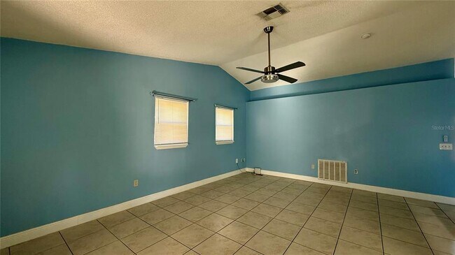 Building Photo - 2482 Quail Run Blvd N