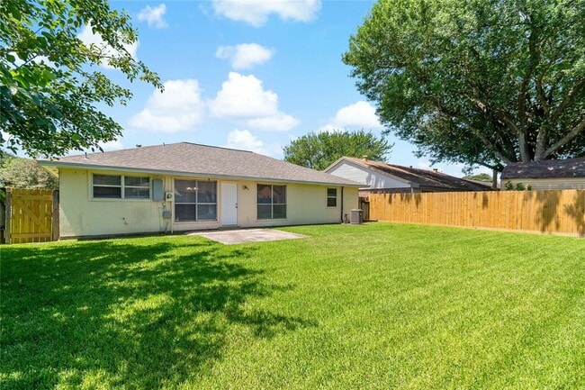 Building Photo - 7402 Shoshone Dr