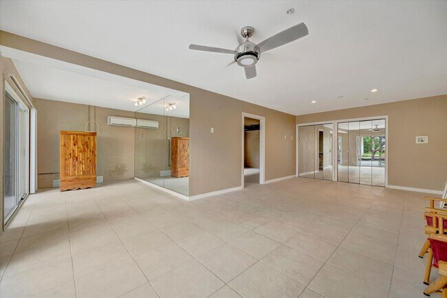 Building Photo - Stunning Annual Rental: Luxury Coastal Liv...