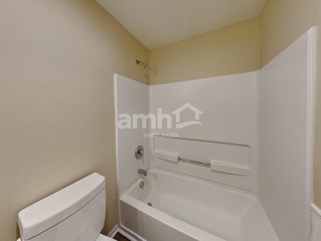 Building Photo - 10812 Parker Dr