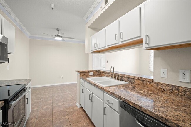 Building Photo - 11511 Villa Grand