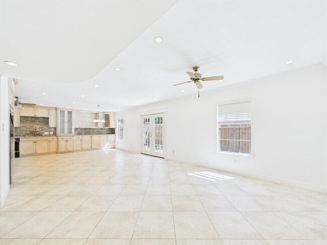 Building Photo - 2824 Briarhurst Dr