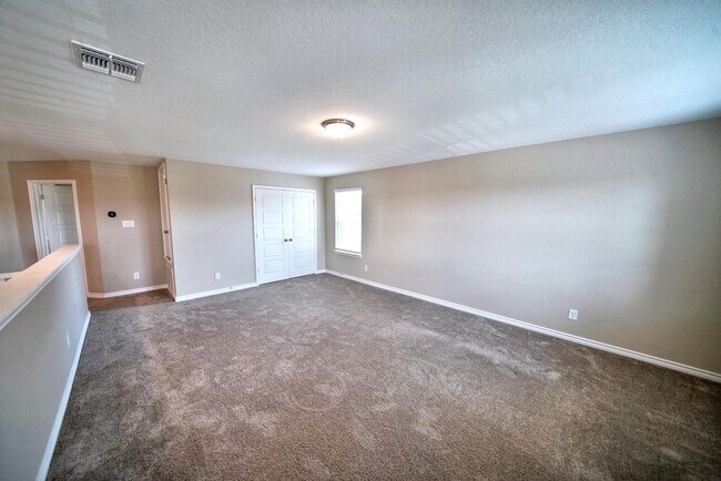 Building Photo - Beautiful 3-Bedroom Home with Flex Space i...
