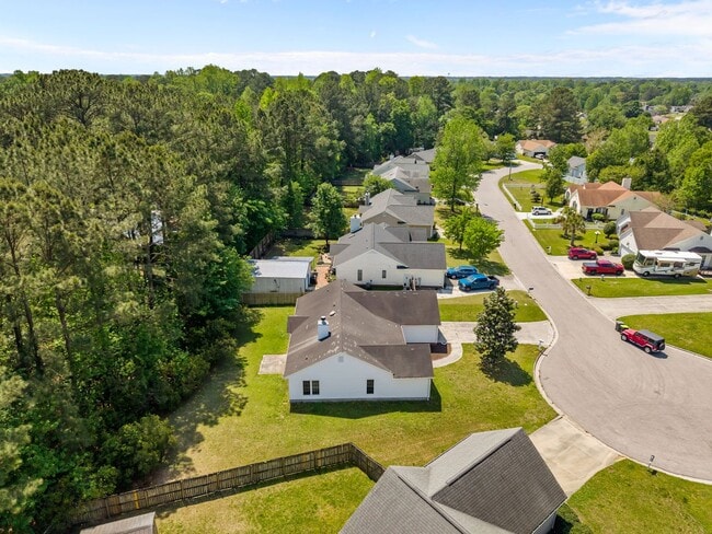 Building Photo - Welcome to Raintree!