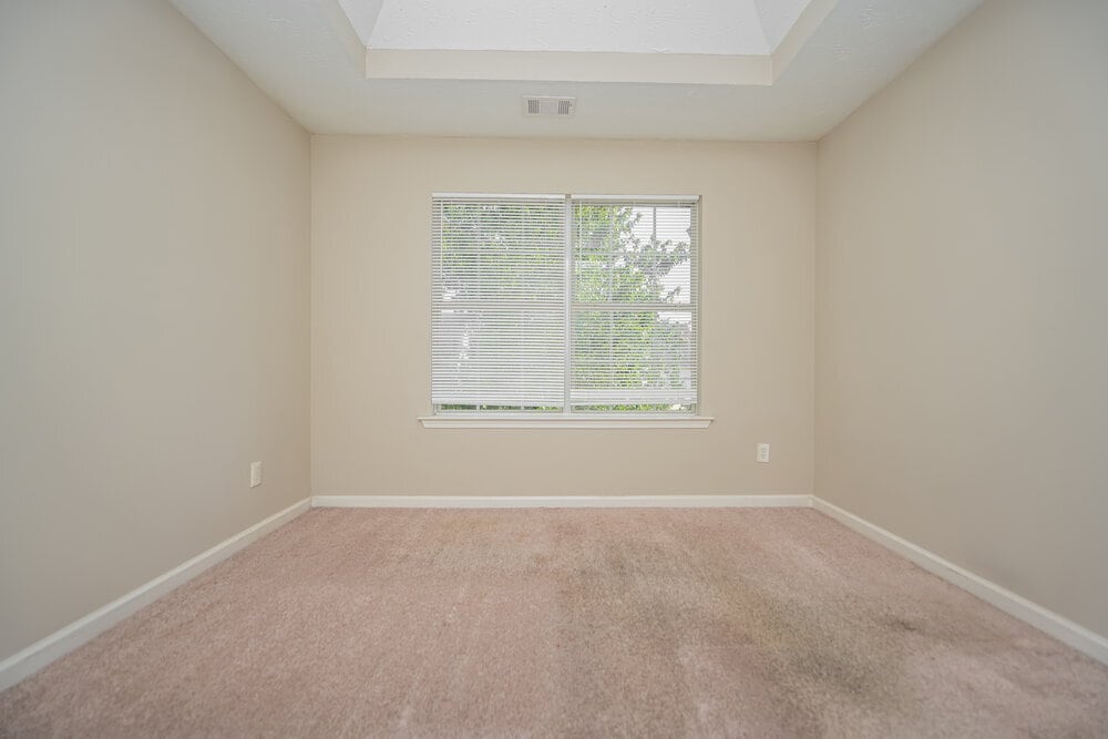 Building Photo - 140 Hazelhurst Dr