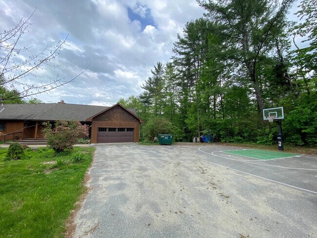 Building Photo - 51 Pierce Rd