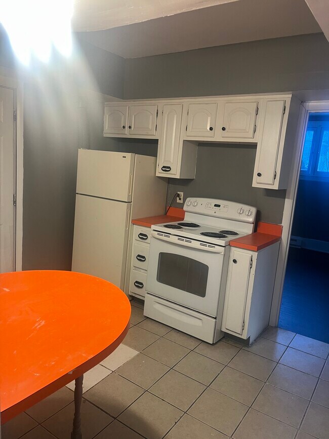 Building Photo - 800 Central Ave