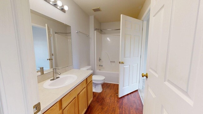 Building Photo - 3073 Promenade Cir