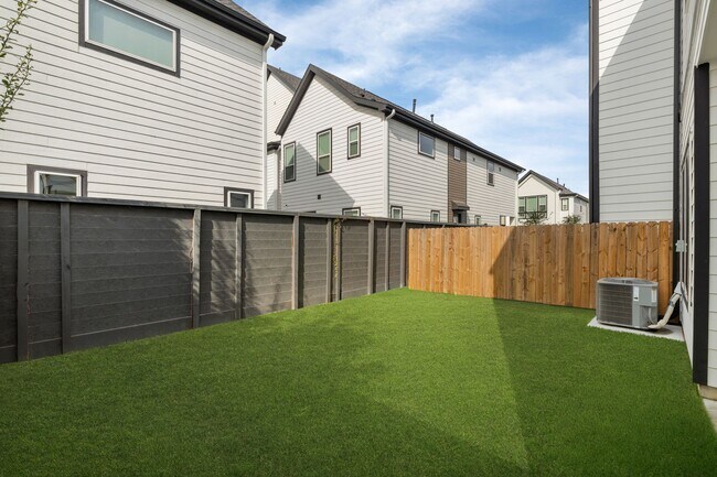 Building Photo - 5903 Wheatley Holw Ln