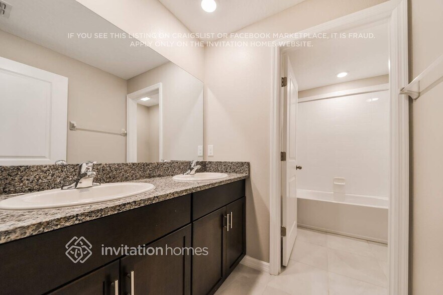 Building Photo - 2207 Jungle Dr
