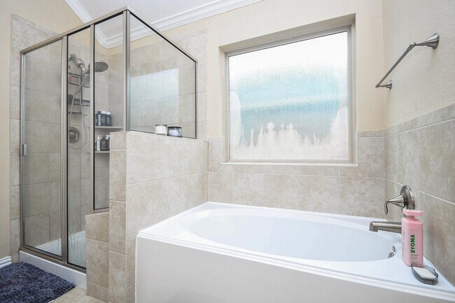 Building Photo - 20415 Kittredge Dr