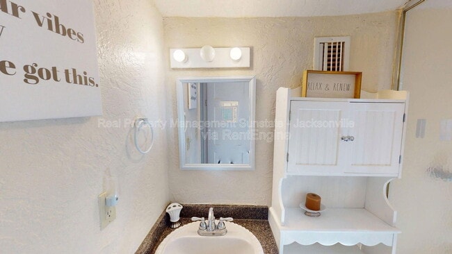 Building Photo - 229 W 10th St