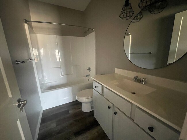 Building Photo - Unfurnished 3 Bedroom 2 Bath  Apartment With Lake-views of Table Rock Lake from each Room