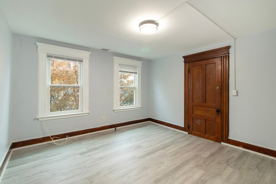 Building Photo - 23 Woodland St