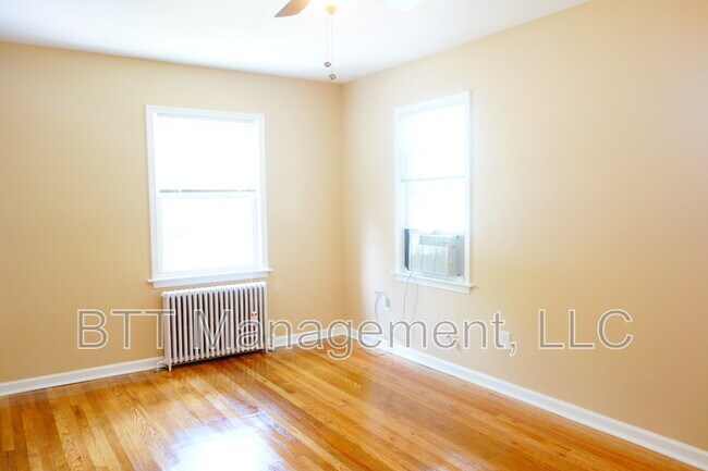 Building Photo - 8401 Flower Ave