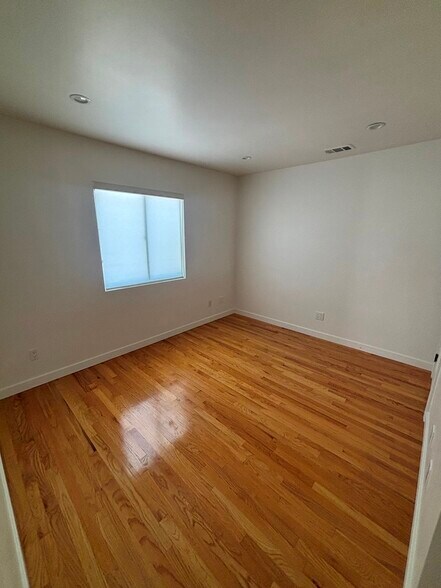 Building Photo - 414 Firmin St
