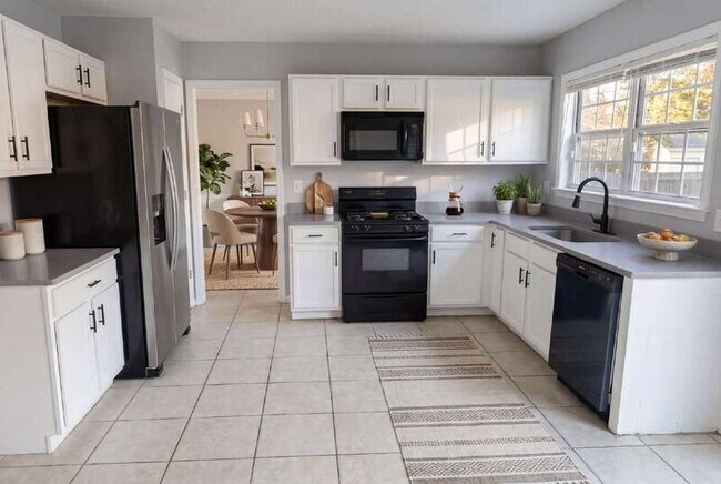 Building Photo - 370 Darter Run NW