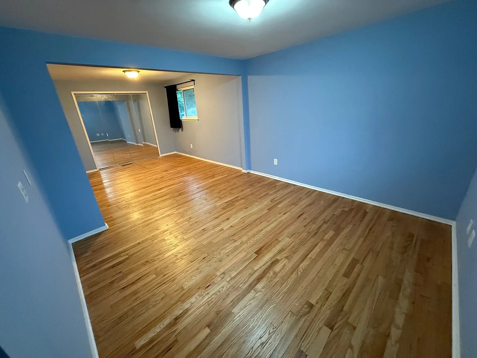 Building Photo - 2884 E Eisenhower Pky