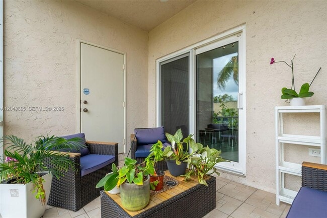 Building Photo - 9925 NW 57th Manor