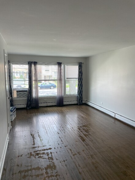 Building Photo - 3720 Ridgeland Ave
