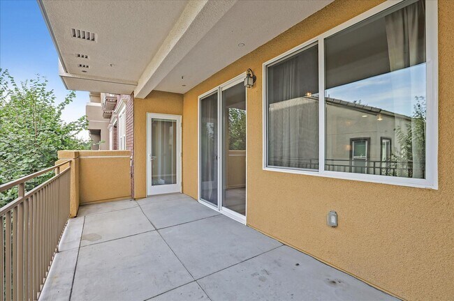 Building Photo - 809 Auzerais Ave