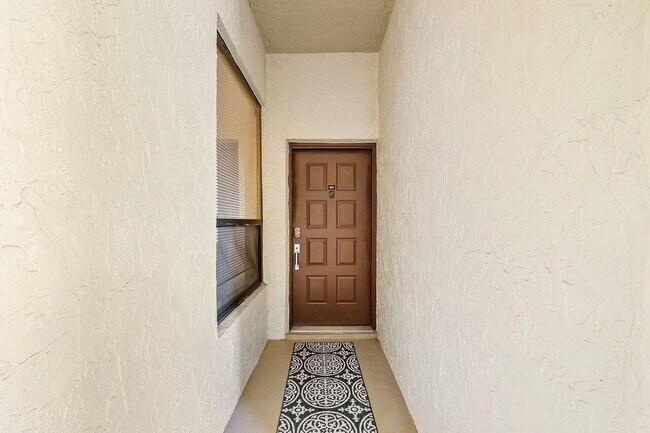 Building Photo - 7508 La Paz Blvd