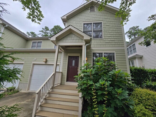 Building Photo - Stylish 3BR, 3BA Townhouse – Prime Location Near Durham & Chapel Hill!