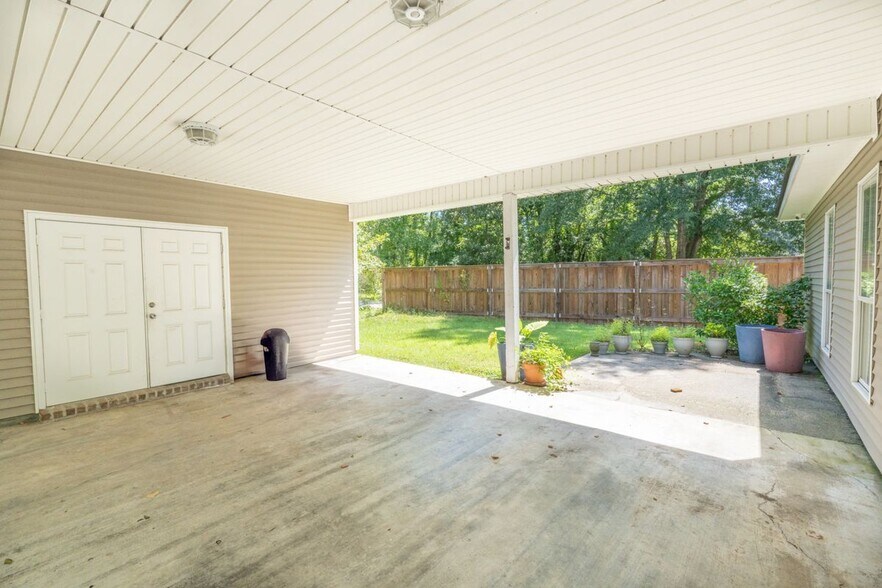 Building Photo - 38494 Ruby Dr