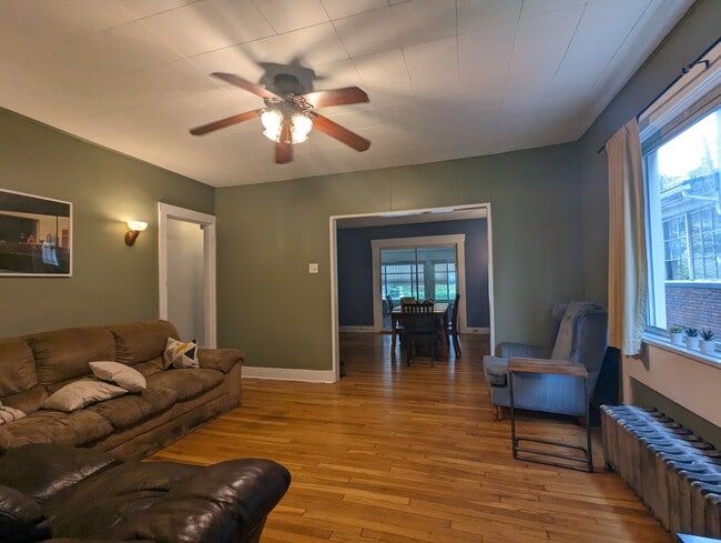 Building Photo - 3408 Iowa St