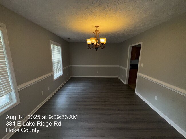Building Photo - 384 E Lake Ridge Rd