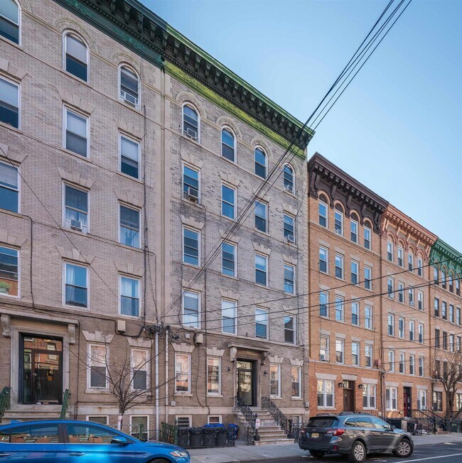 Building Photo - 929 Willow Ave