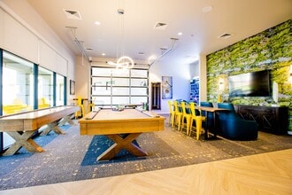 Building Photo - The Curve at Gilbert