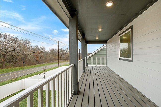 Building Photo - 1605 Katharina Ave