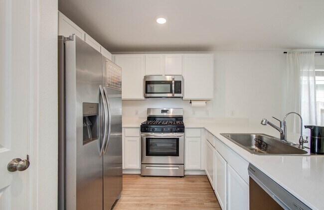 Building Photo - 20966 Zuccala Dr