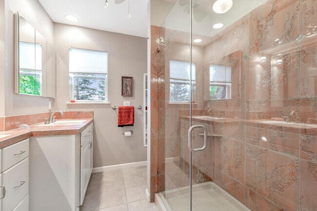 Building Photo - Recently updated spacious 3 bedroom 2.5 bath townhome available soon