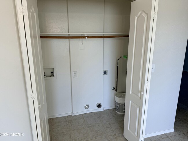 Building Photo - 10260 W Leander Dr