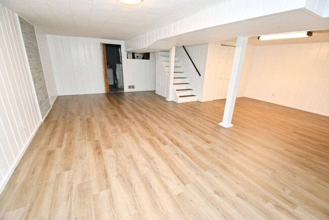 Building Photo - Close to Notre Dame, 3 bedroom home with 2...