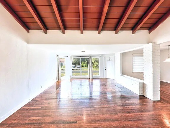 Building Photo - 1231 Longwood St