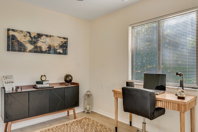 Building Photo - Stunning Renovated 3BD/2BA Home for Rent o...